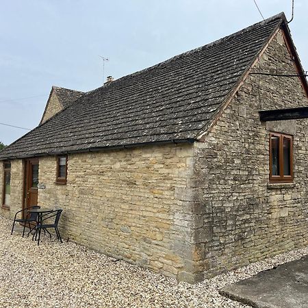 Tupenny Cottage, Old Mill Farm, Cotswold Water Park Cirencester Buitenkant foto