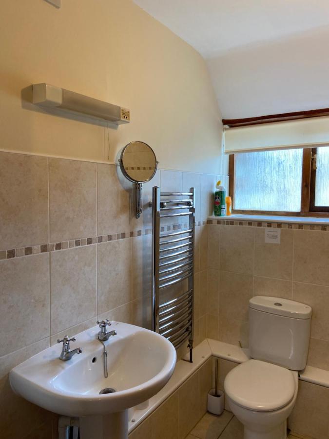 Tupenny Cottage, Old Mill Farm, Cotswold Water Park Cirencester Buitenkant foto