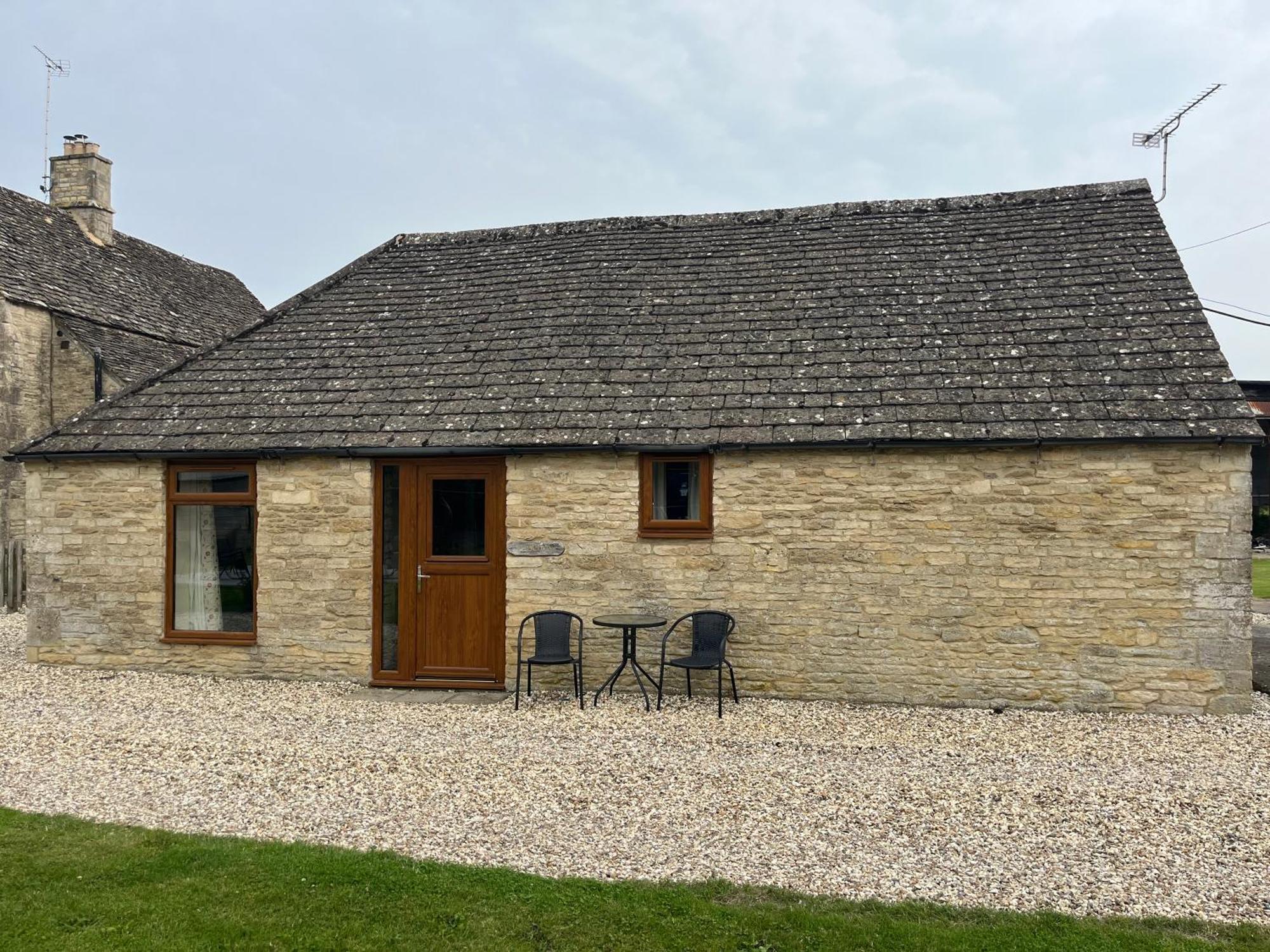Tupenny Cottage, Old Mill Farm, Cotswold Water Park Cirencester Buitenkant foto